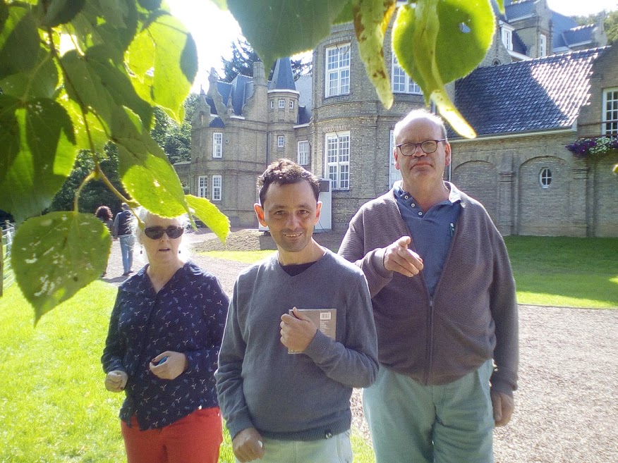onder de boom verwennerij bij vzw Metgezel